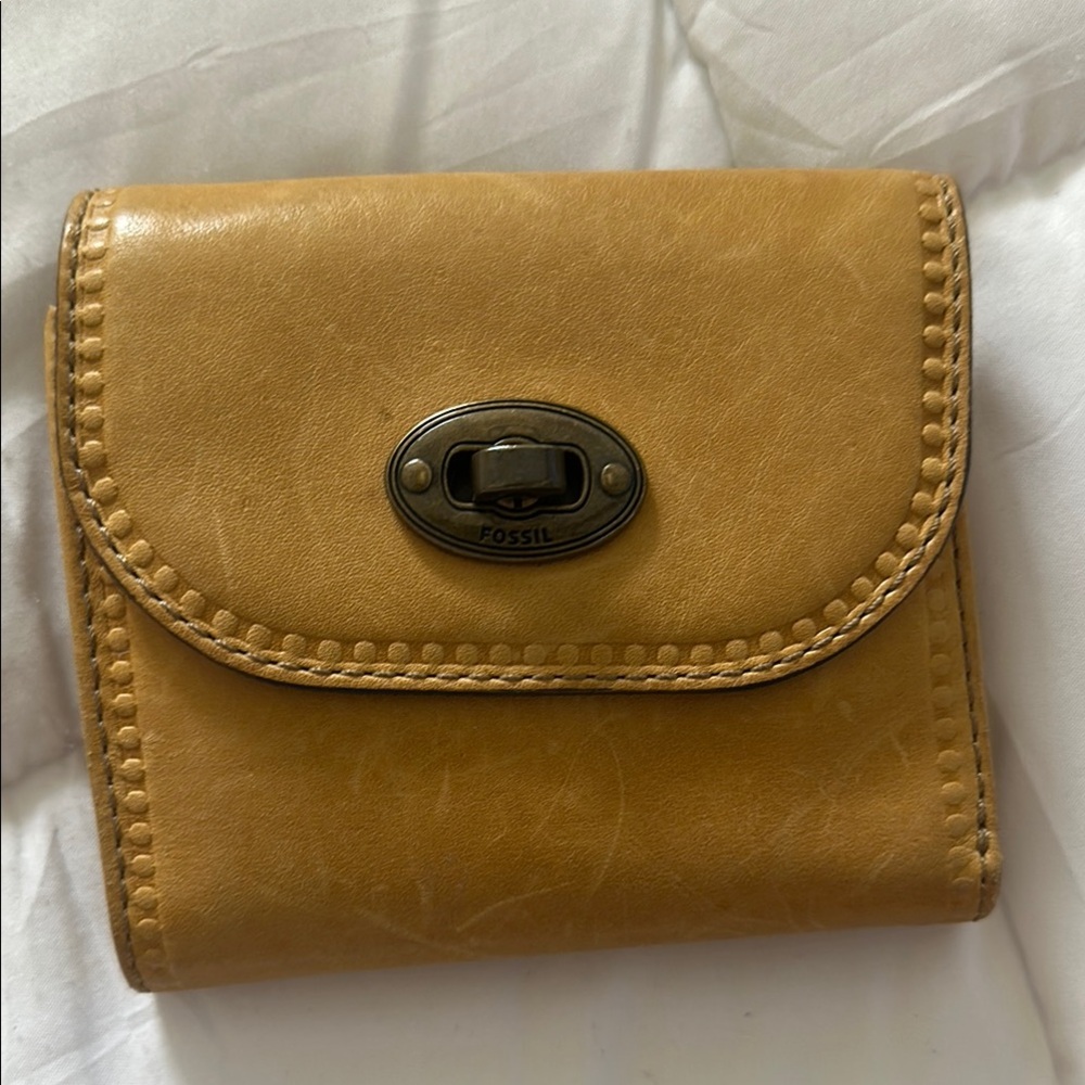 Fossil Tan Leather Wallets Classic Design